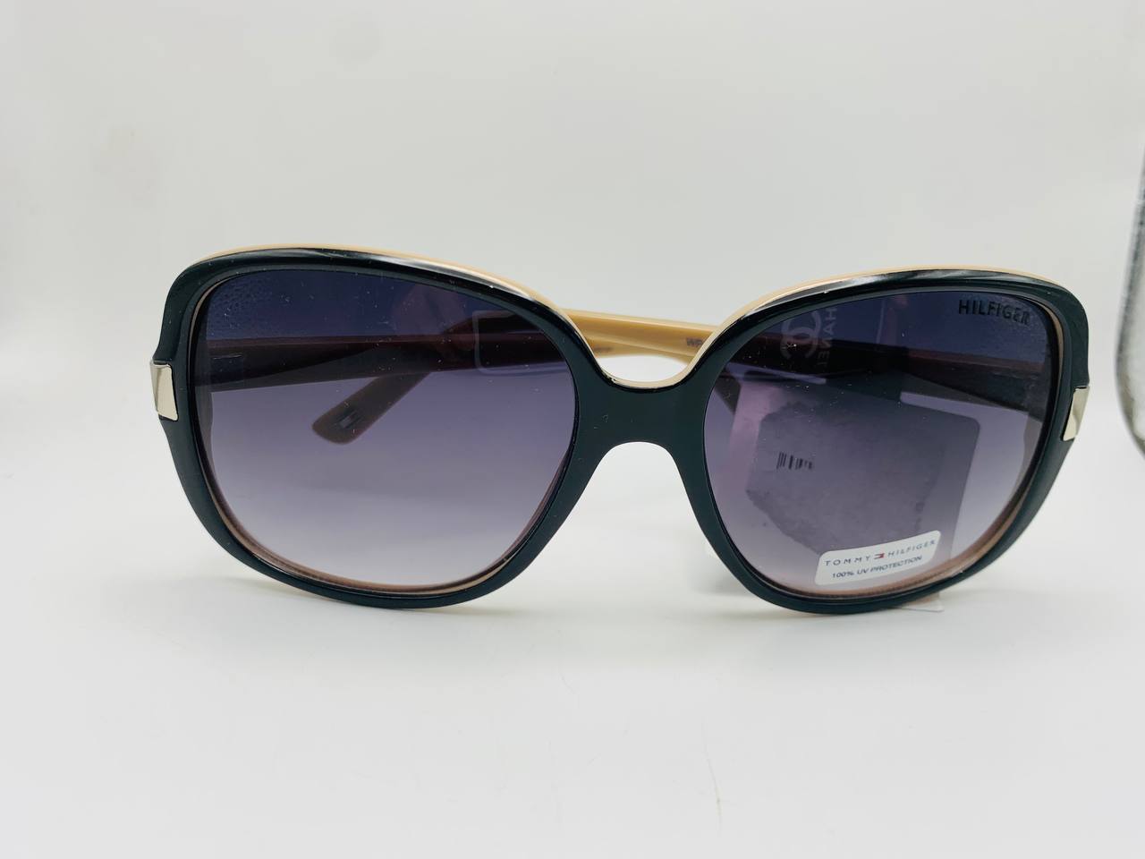 Tommy Hilfiger sunglass