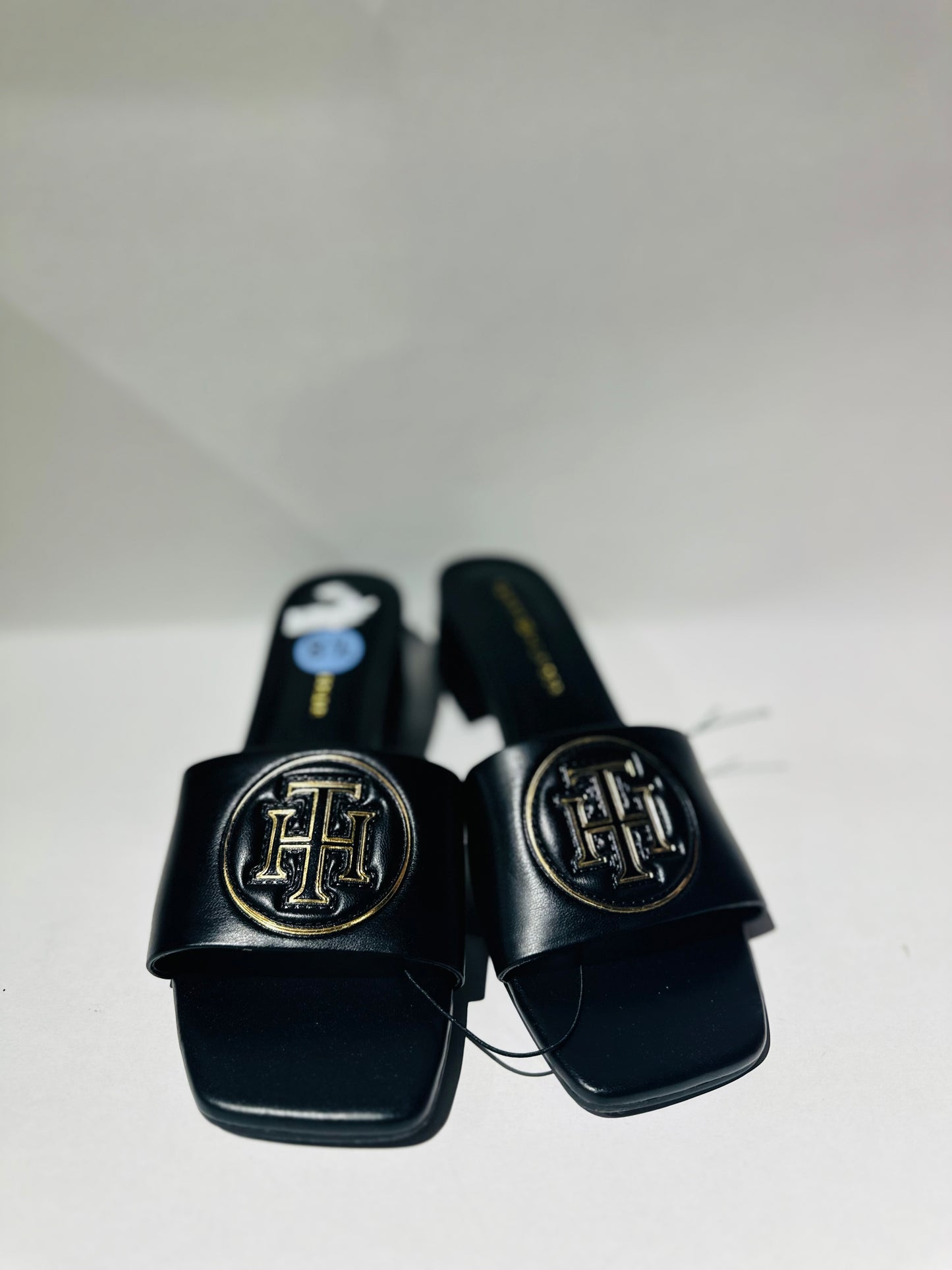 Tommy Hilfiger sandal size 39