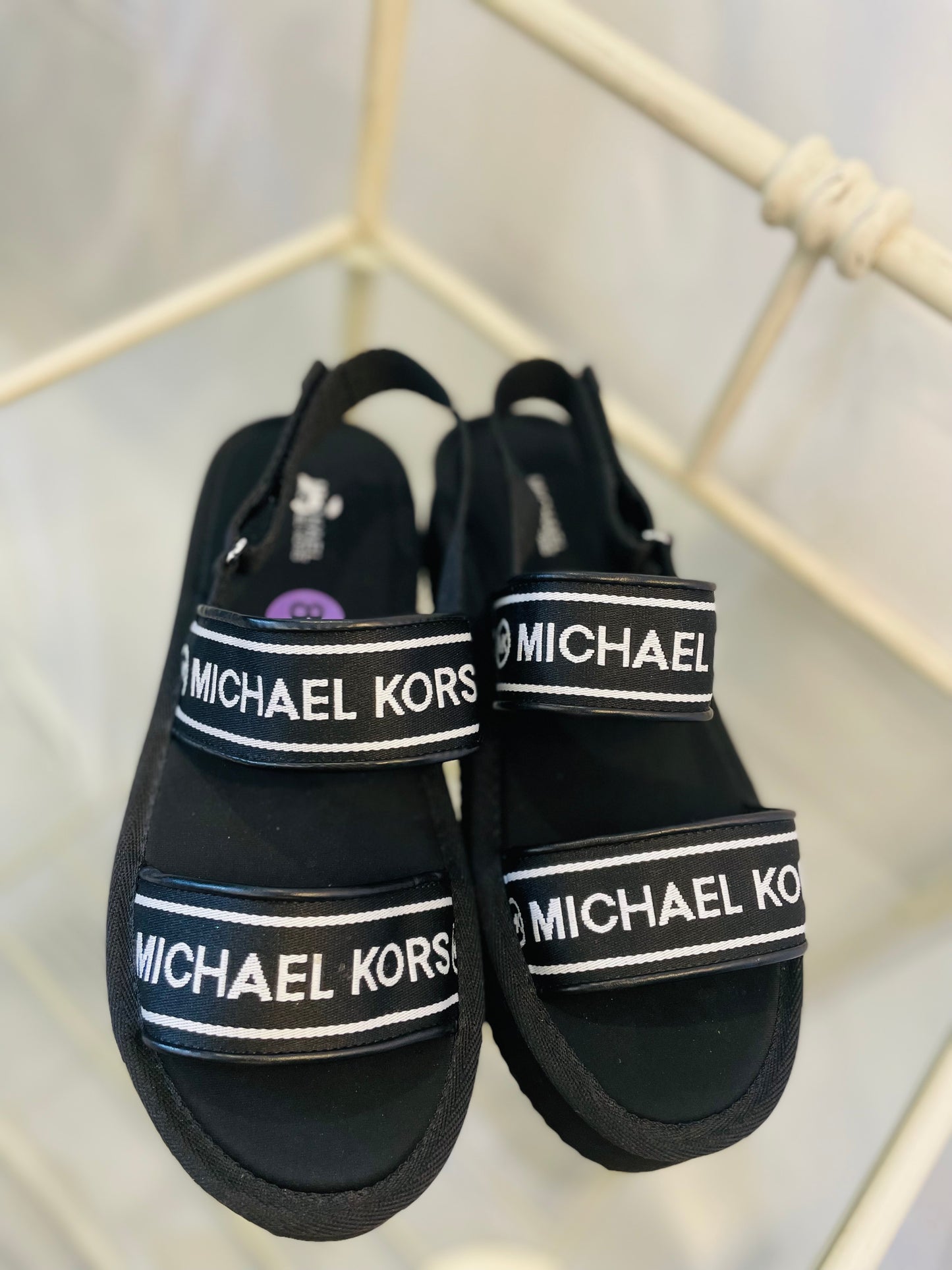 Michael kors sandal size 39