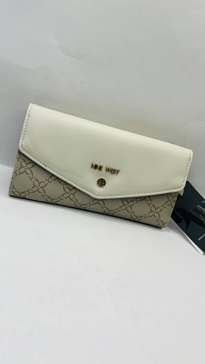 nine west wallet