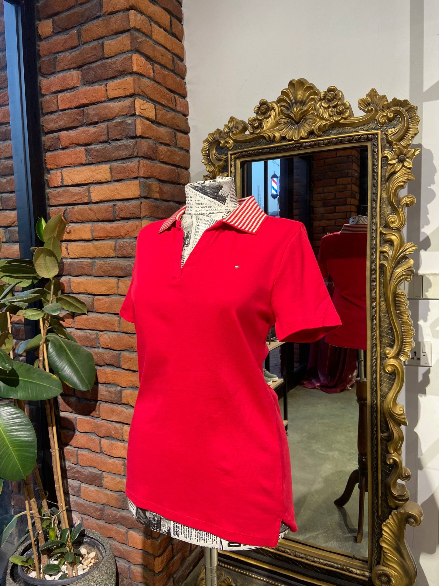 Tommy Hilfiger shirt size small