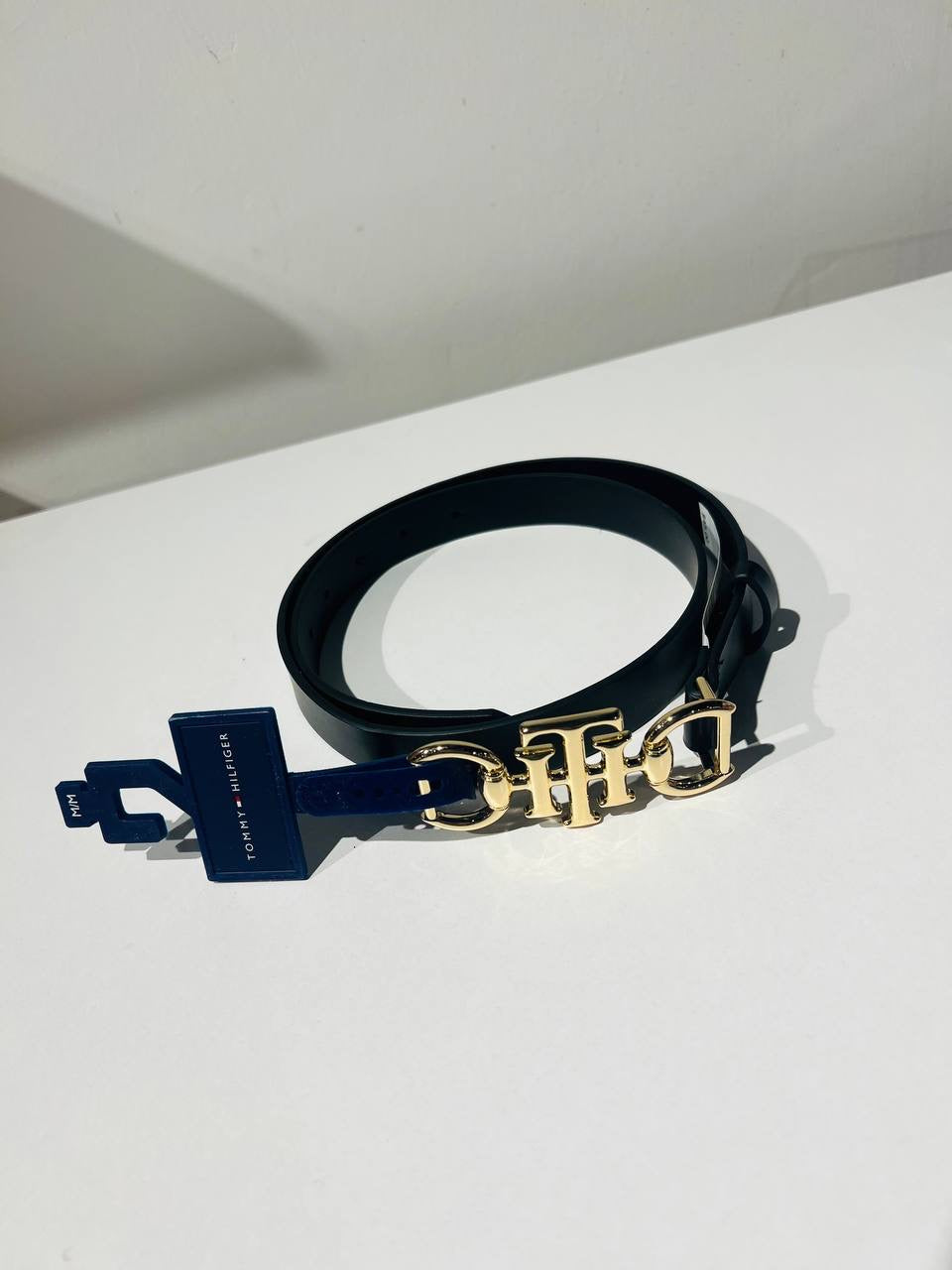 Tommy Hilfiger belt size medium