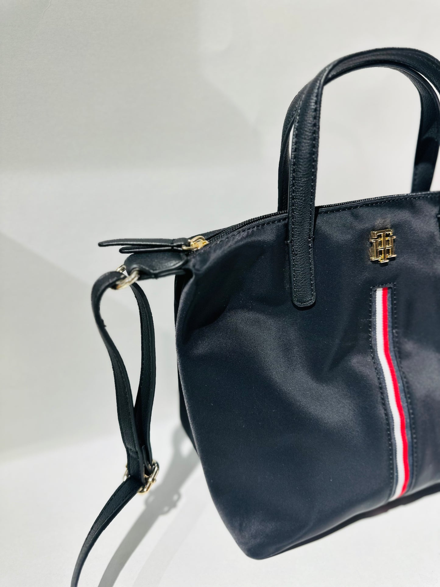 Tommy Hilfiger bag