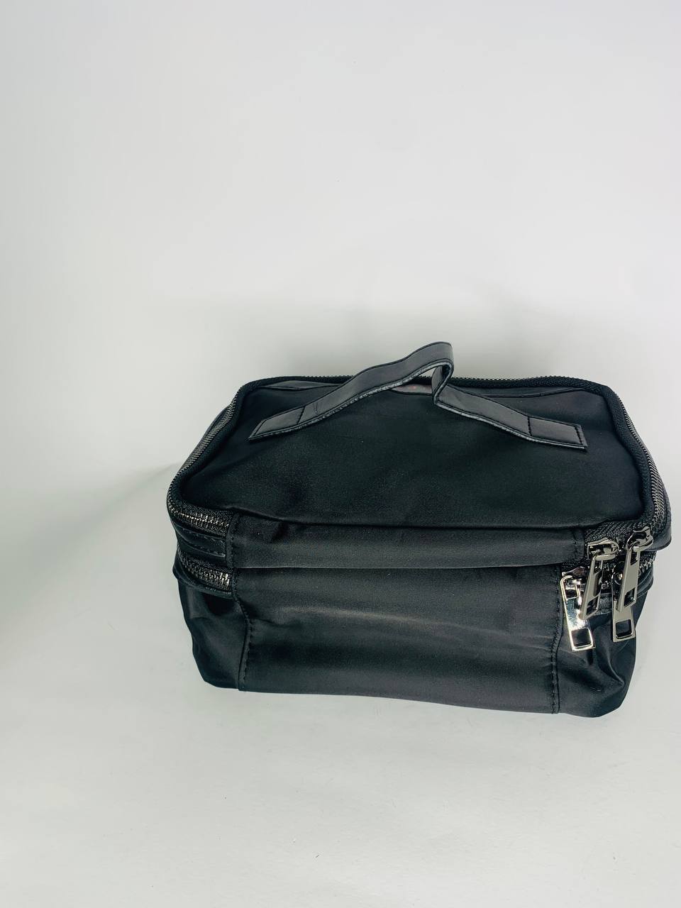 Guess makeup & skincare bag