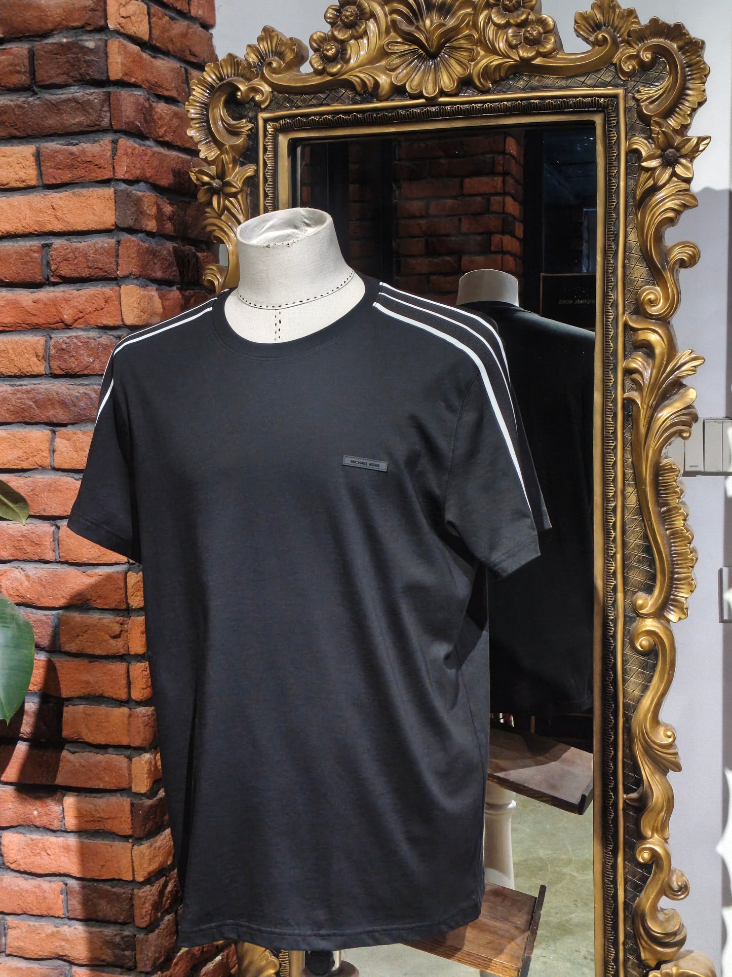 Michael kors shirt size Large