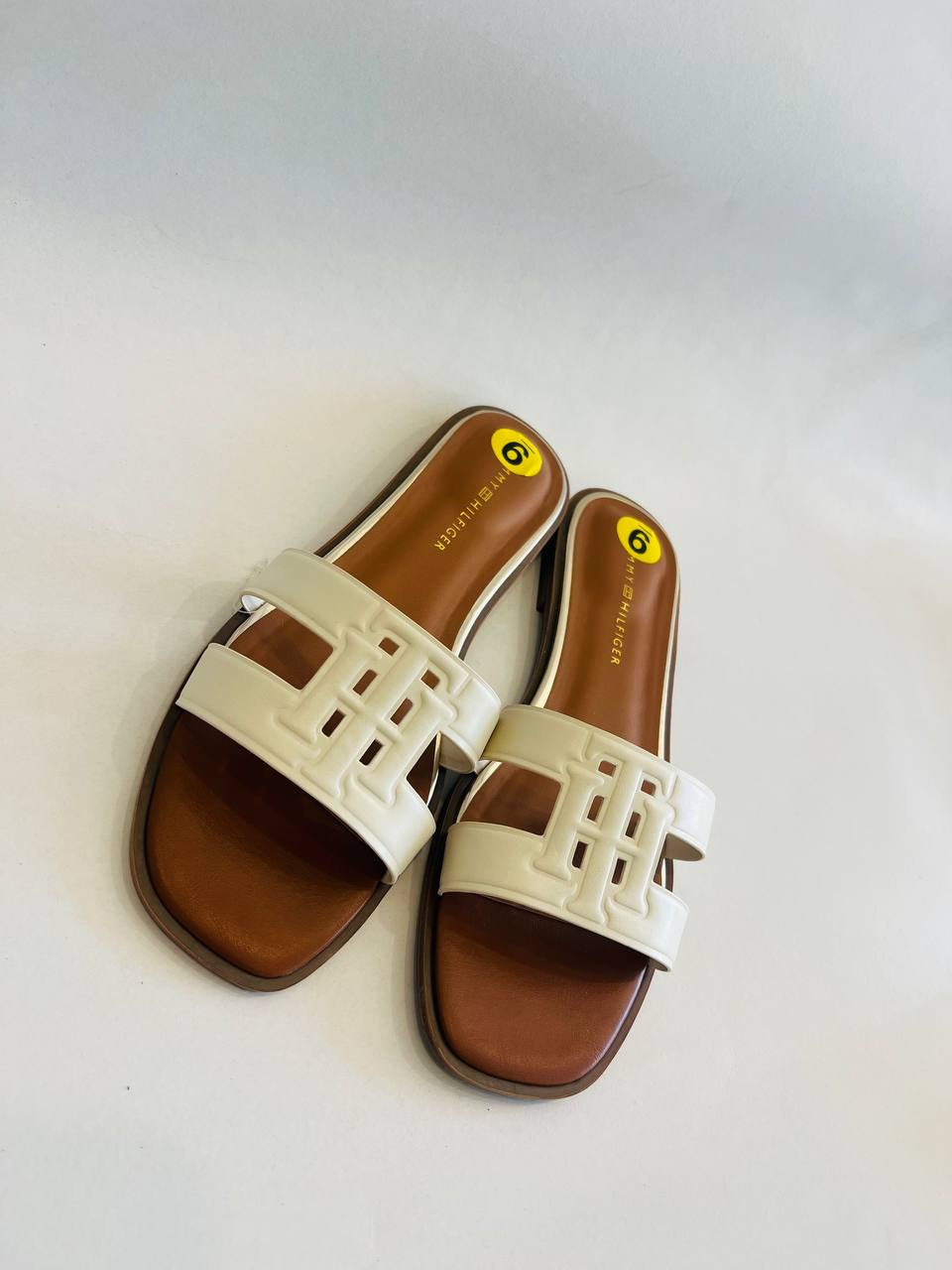 Tommy sandal size 39.5