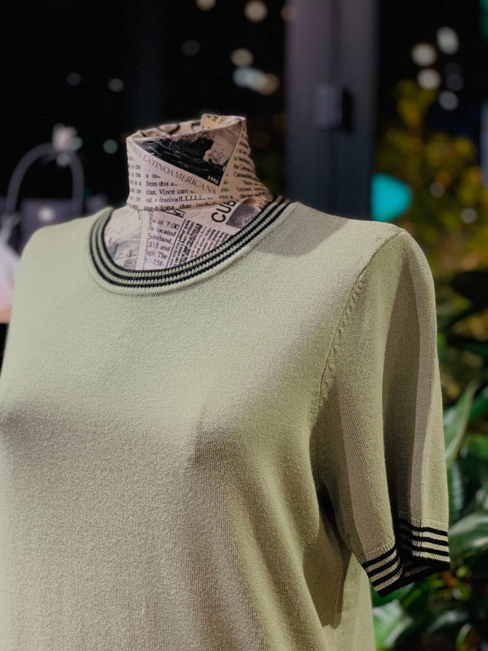 Dkny top size medium