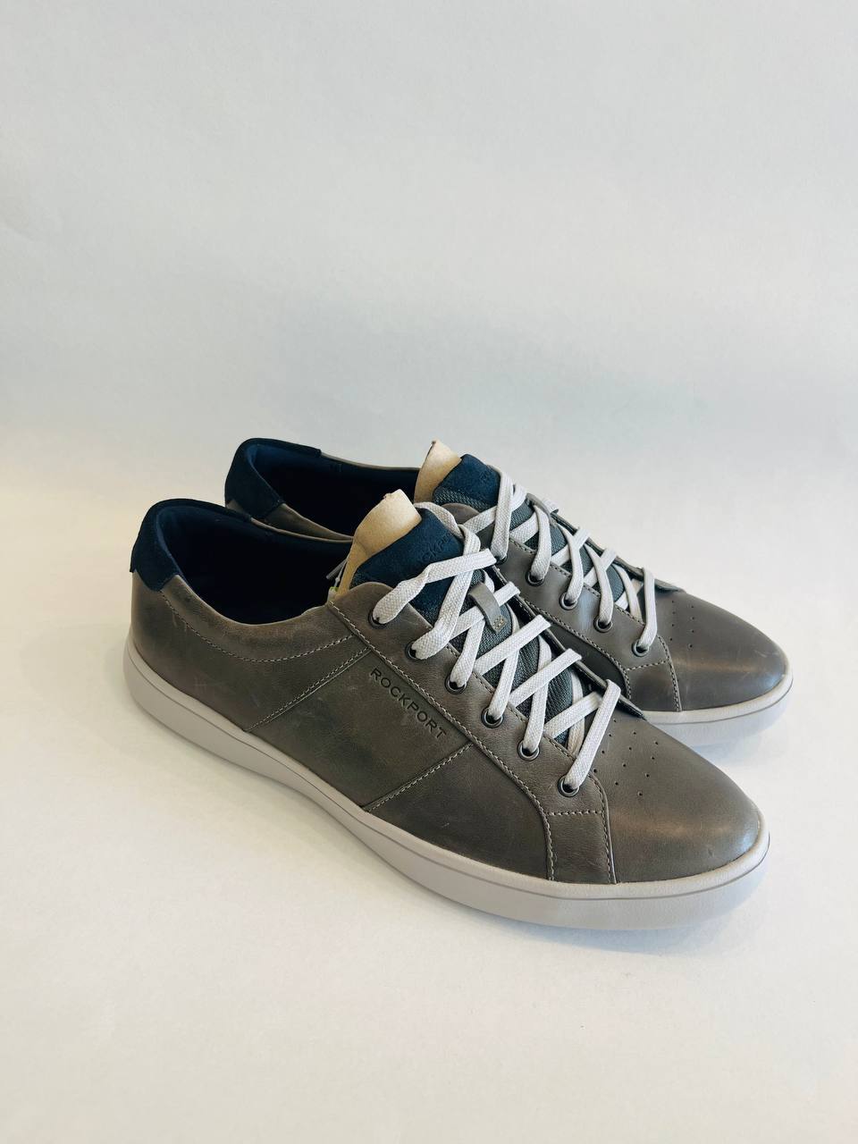 Rockport snackers size 11