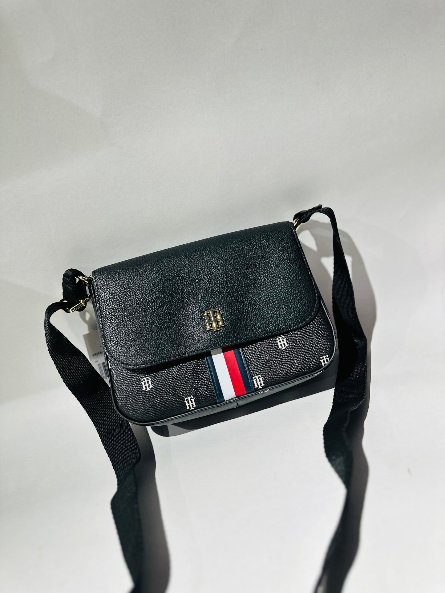 Tommy Hilfiger crossbody bag