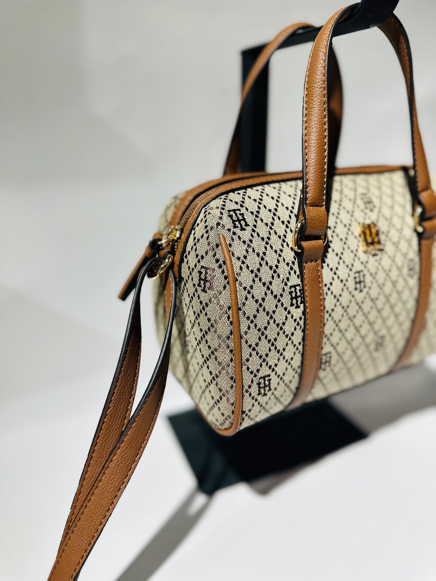 Tommy Hilfiger bag