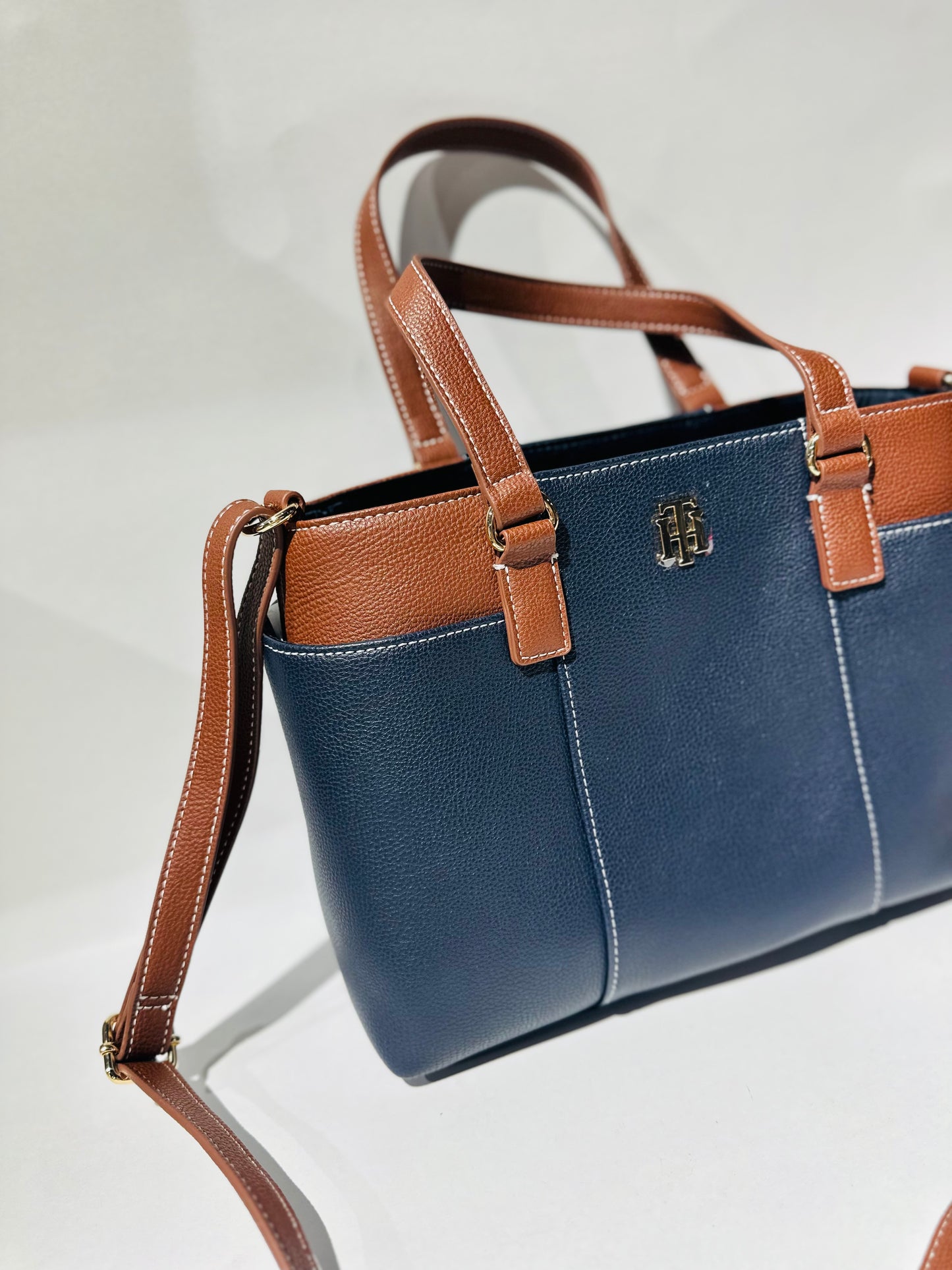Tommy Hilfiger bag