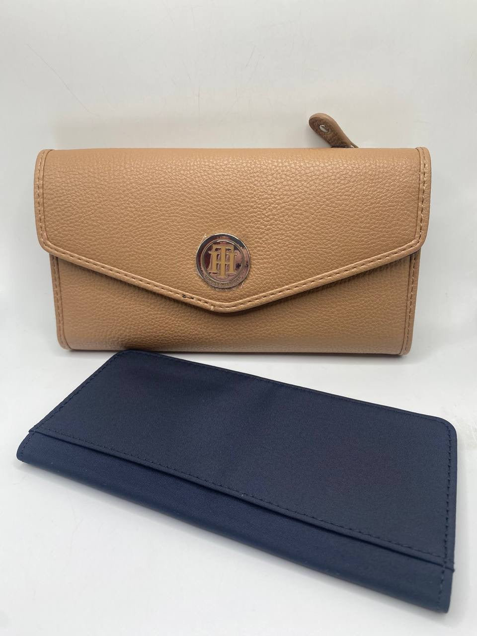 Tommy Hilfiger wallet brown