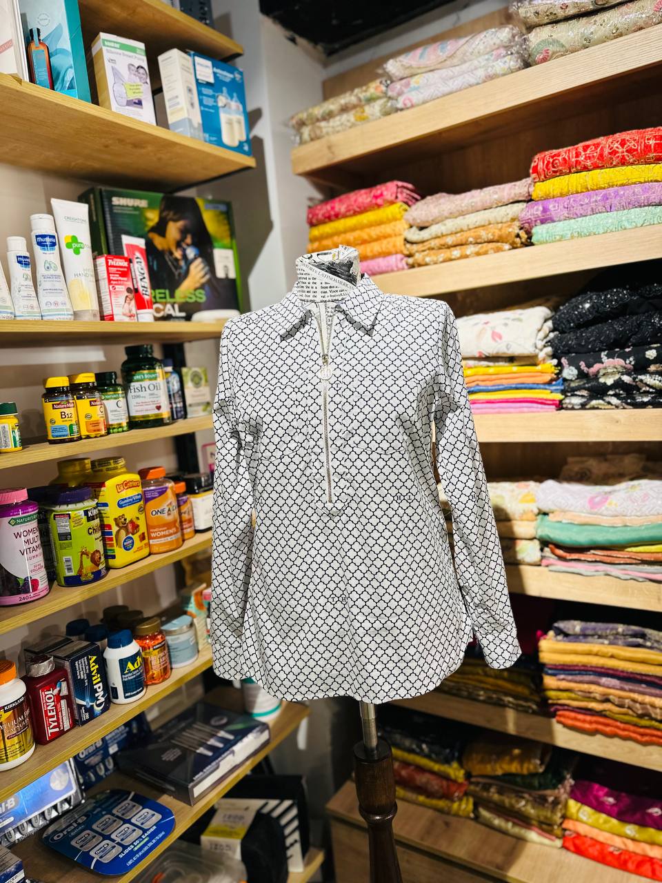 Tommy Hilfiger blouse size small