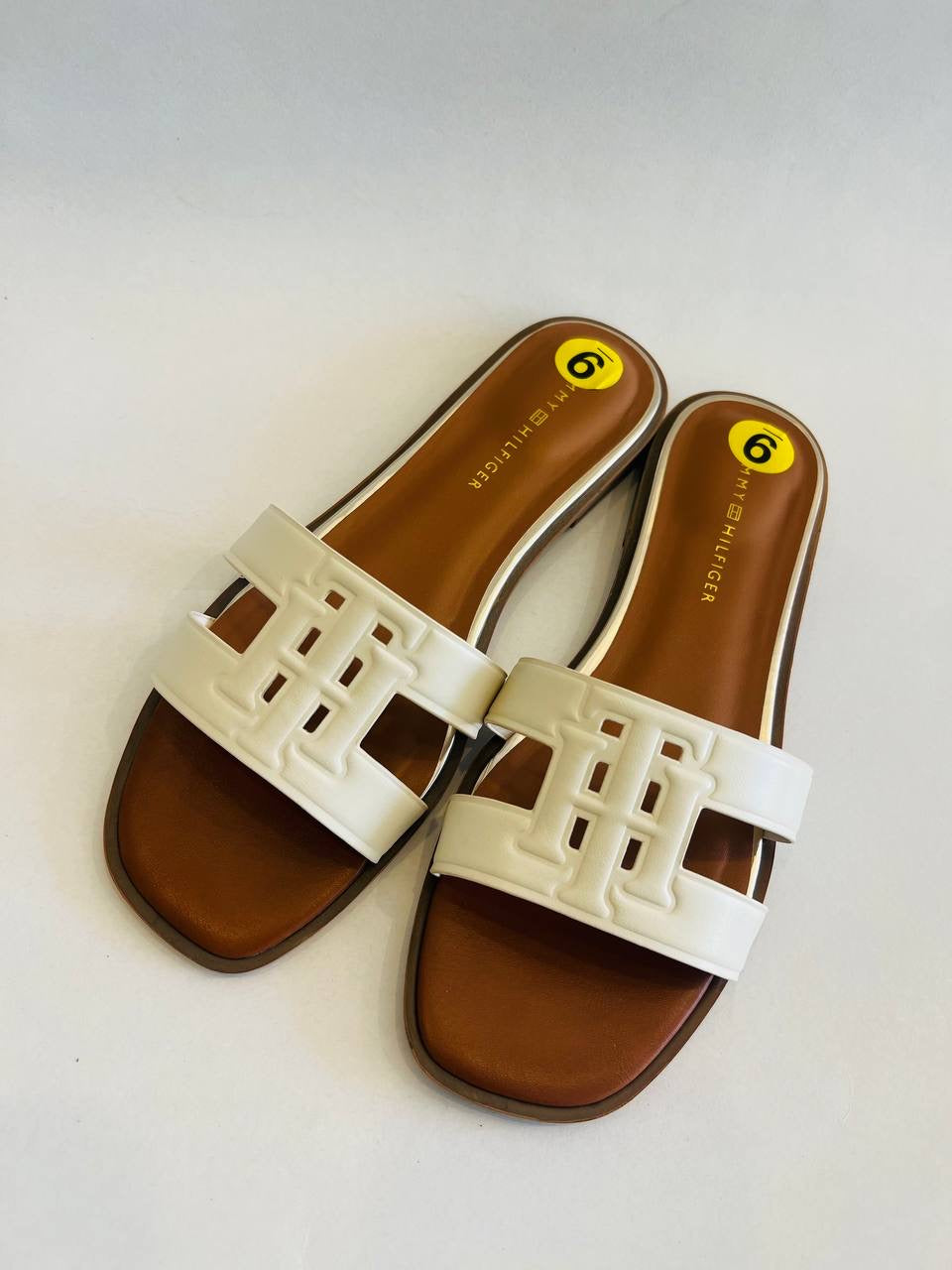 Tommy sandal size 39.5