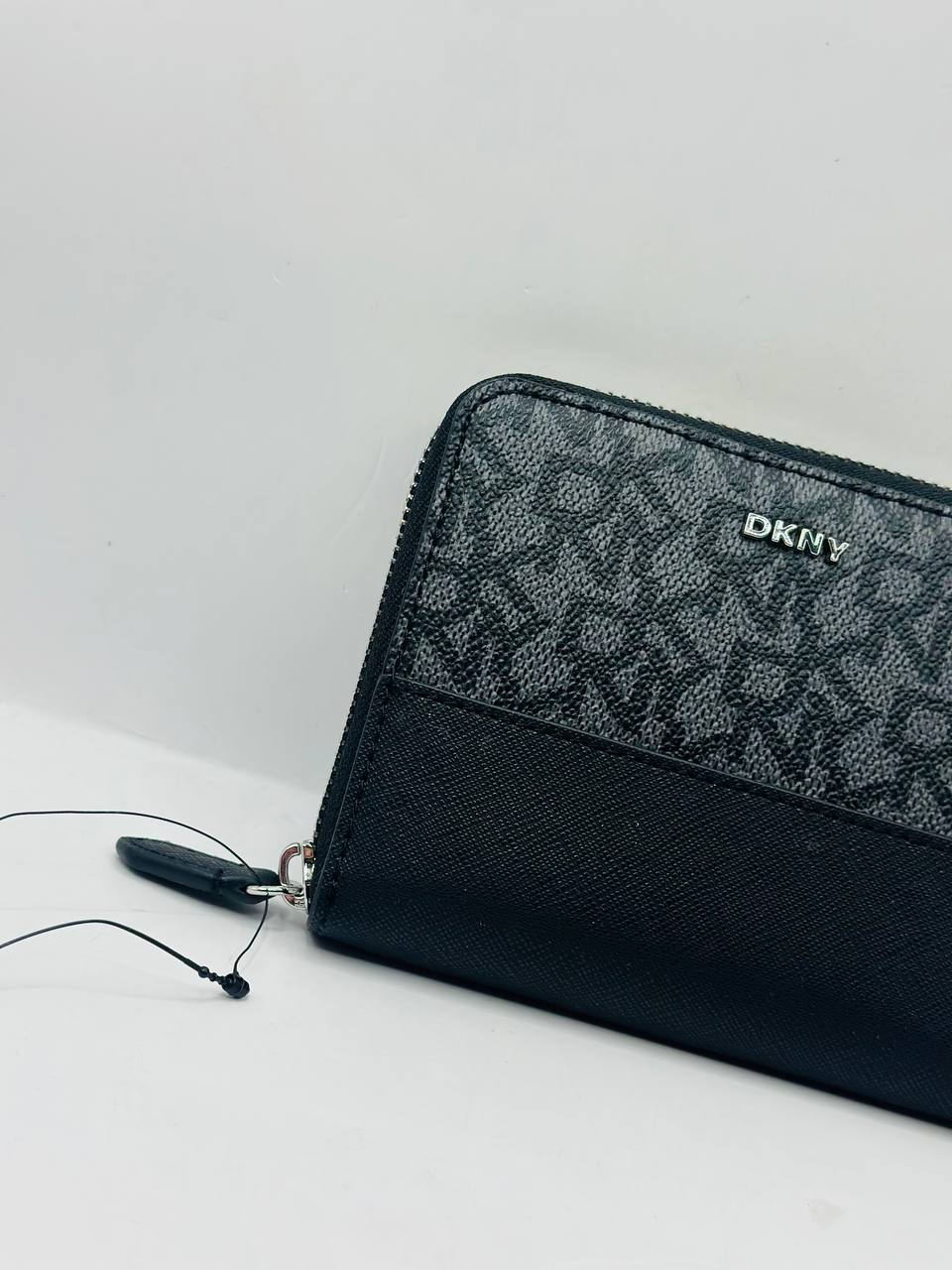 Dkny wallet