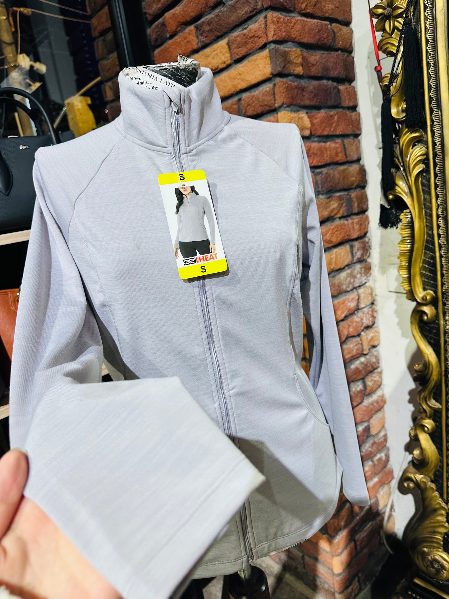 32 heat jacket size small