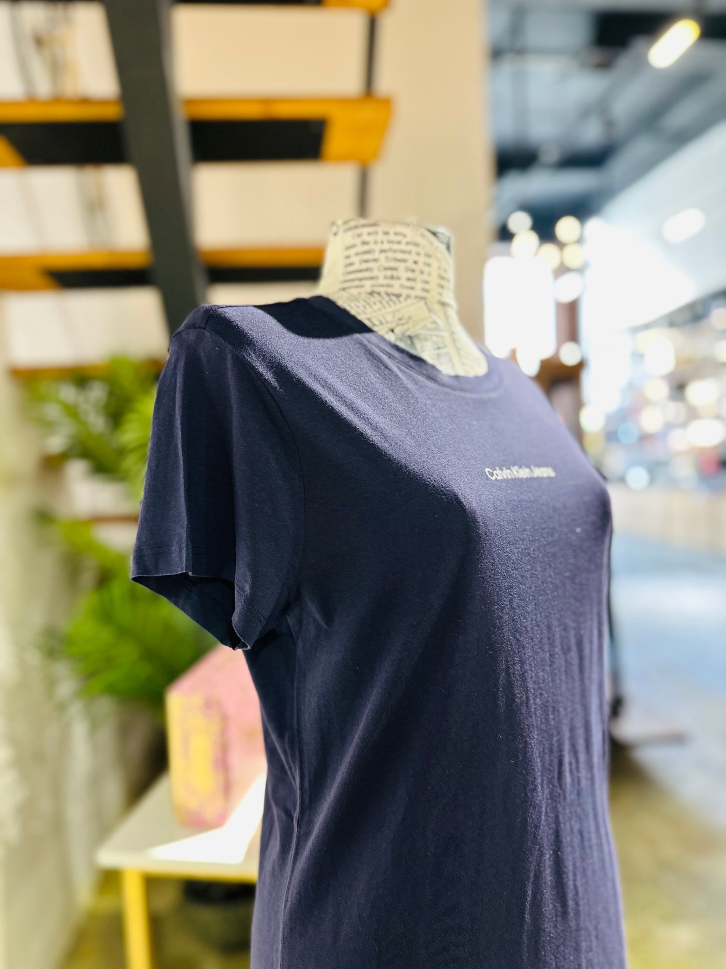 Calvin Klein t-shirt size large