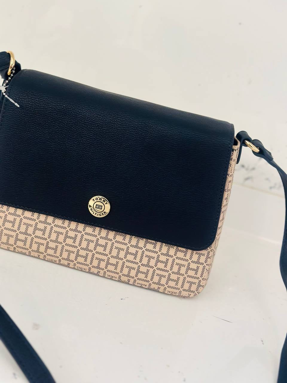 Tommy Hilfiger bag