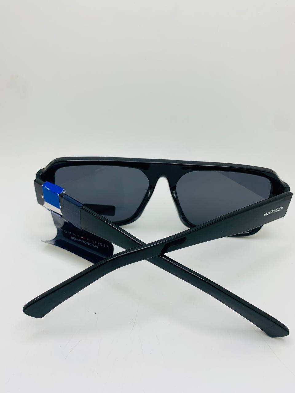 Tommy Hilfiger sunglass