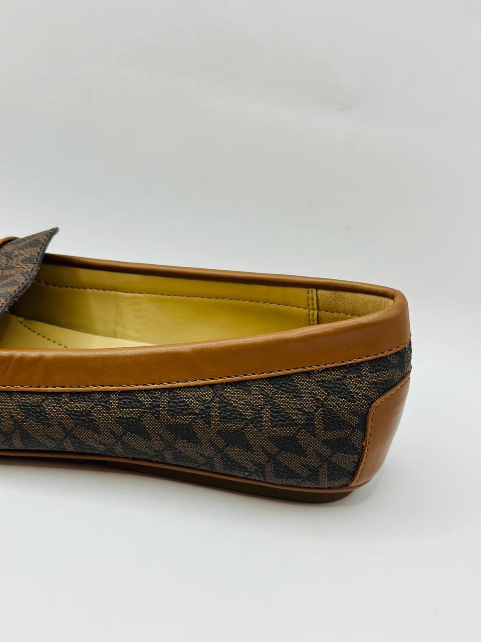 Michael kors shoes size 36