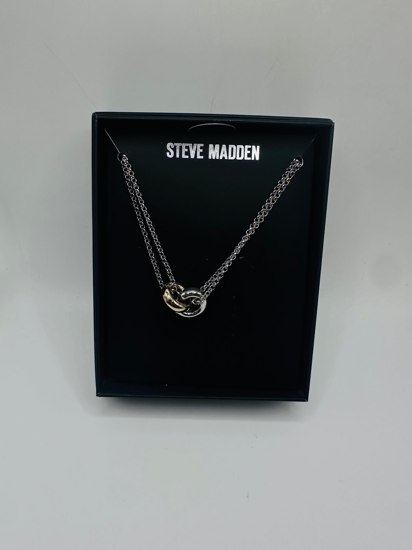 Steve Madden necklace with interlocking