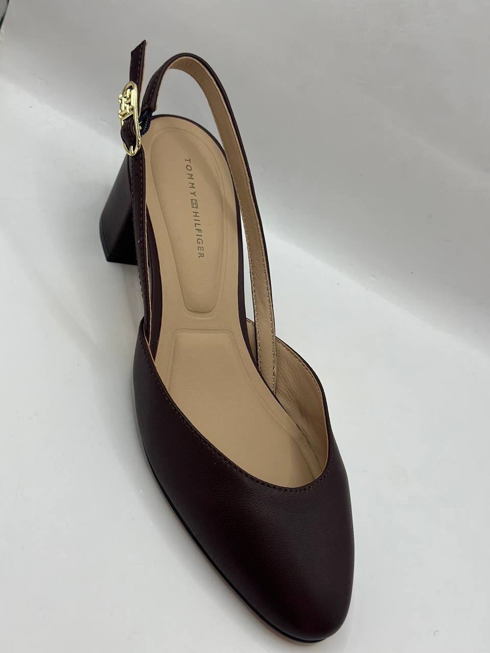 Tommy Hilfiger size 39