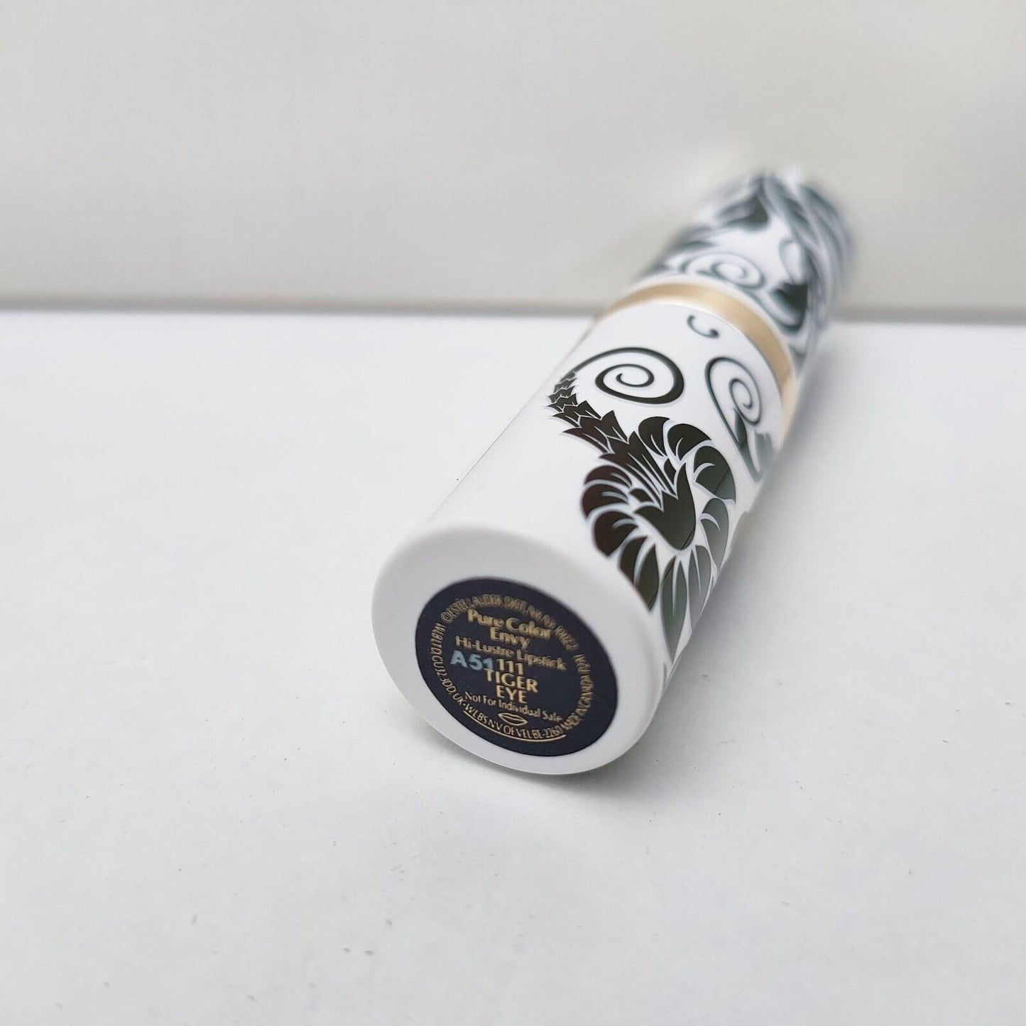 Estée Lauder lipstick pure color envy 111 tiger eyes