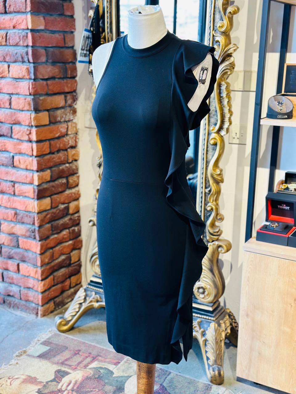 Core fashion dress