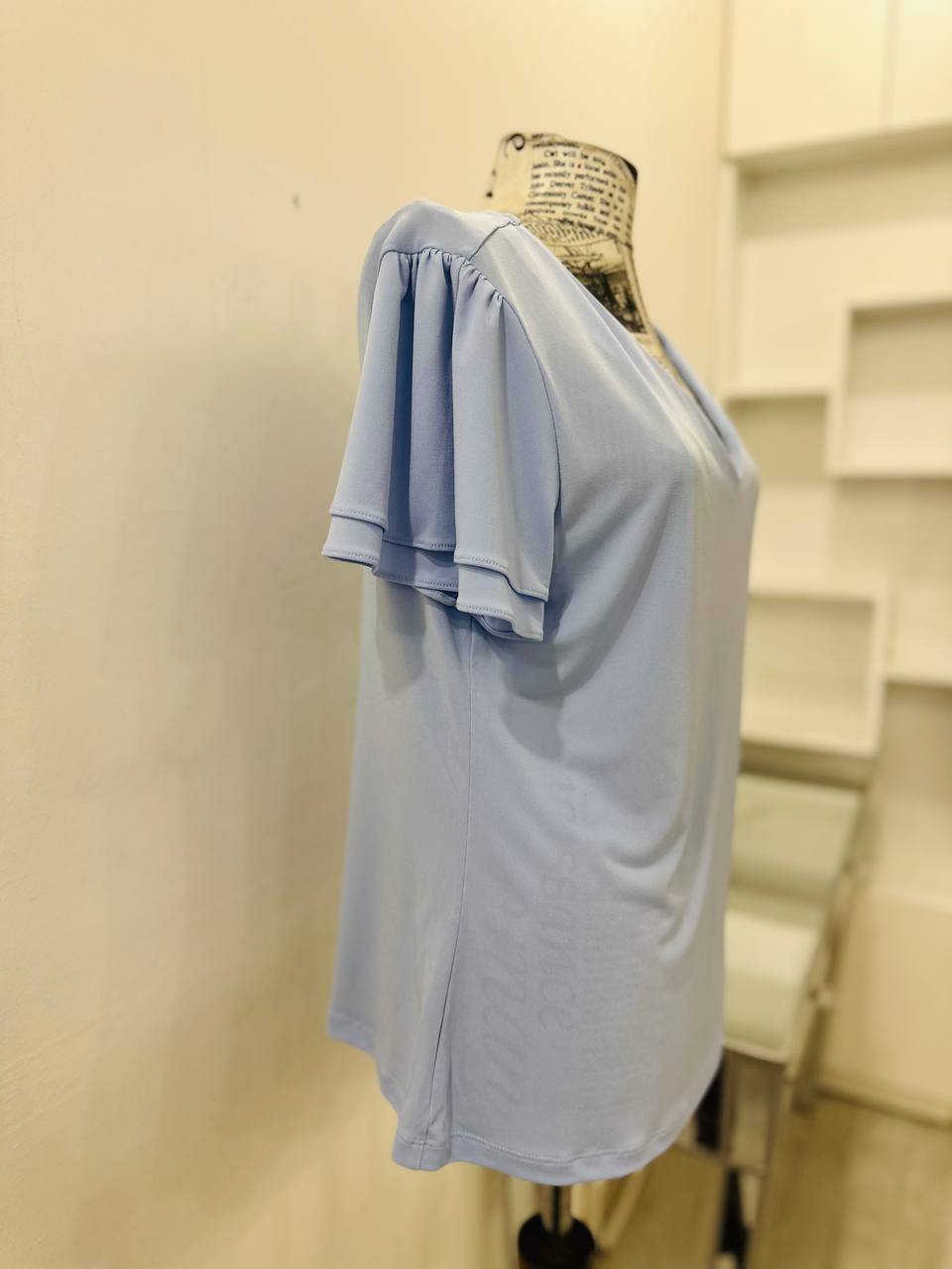 Dkny top size large