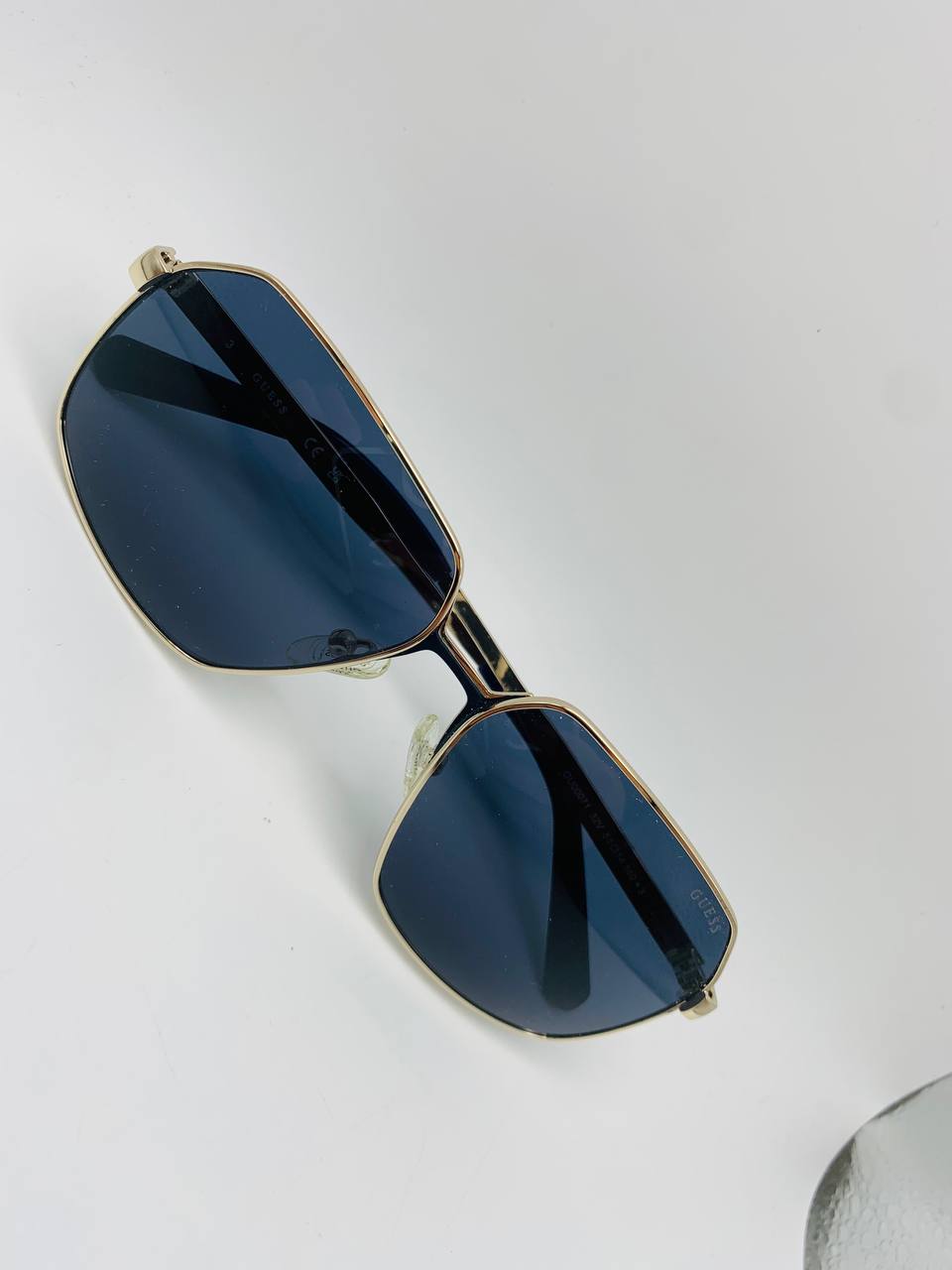 Guess sunglass
