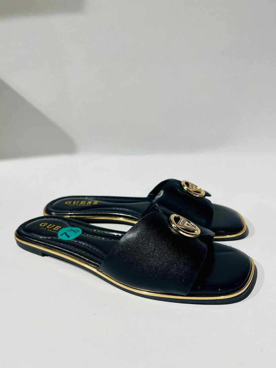 guess sandal size 38