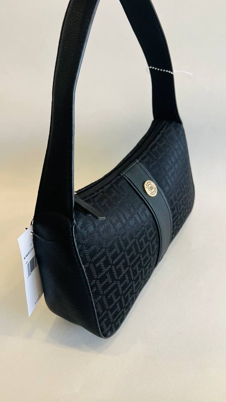 Tommy Hilfiger shoulder bag black