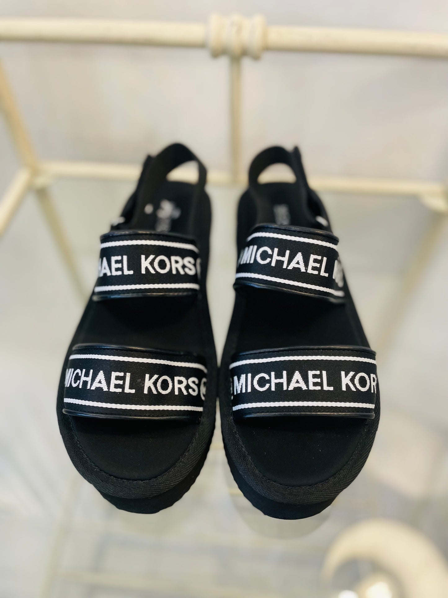 Michael kors sandal size 39