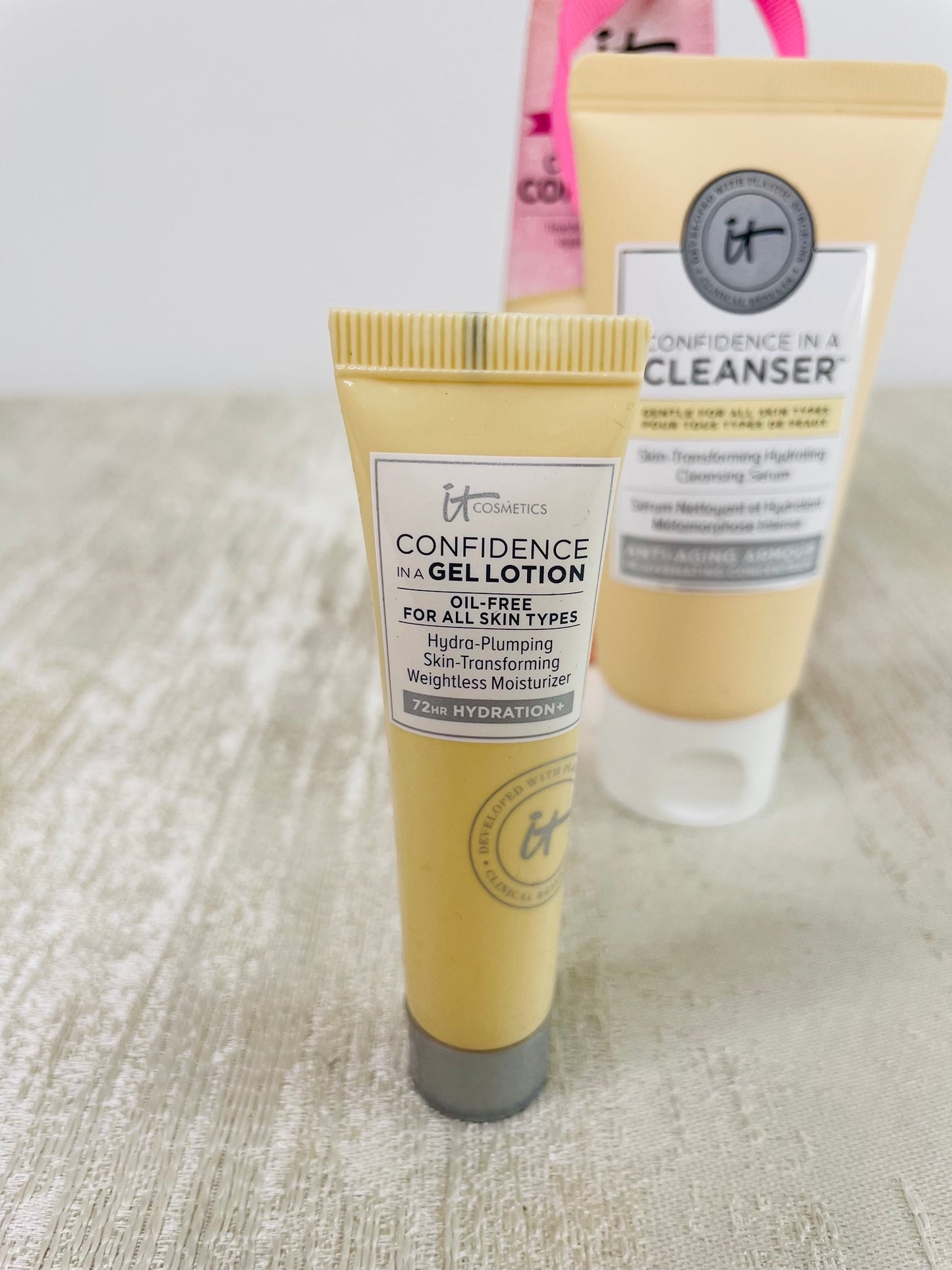 Confidence cleanser & moisturizer set