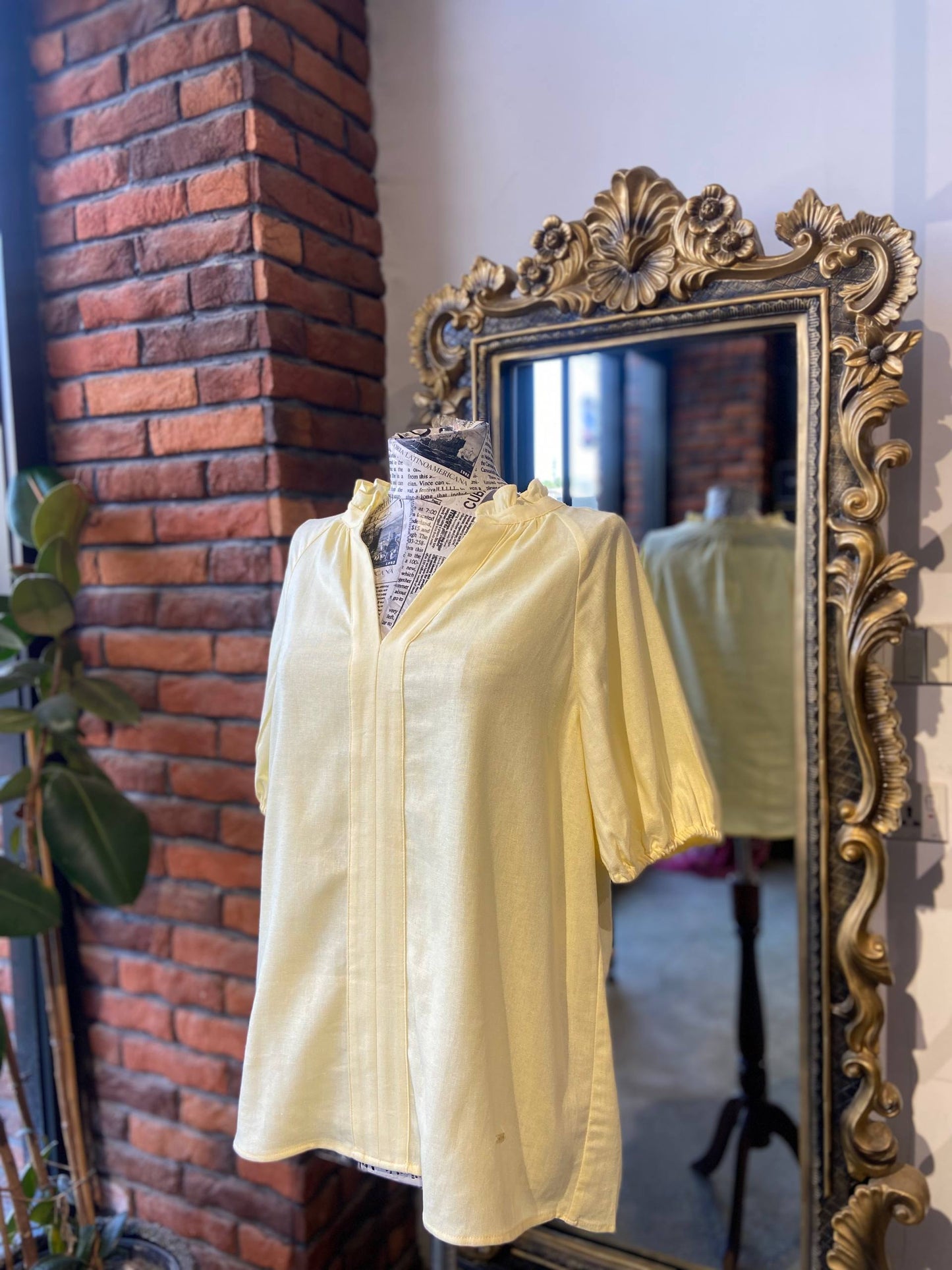 Anne klein top size small