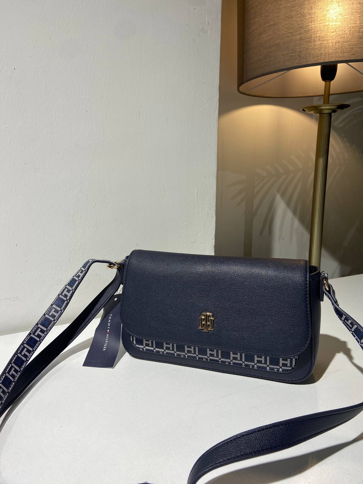 Tommy Hilfiger bag