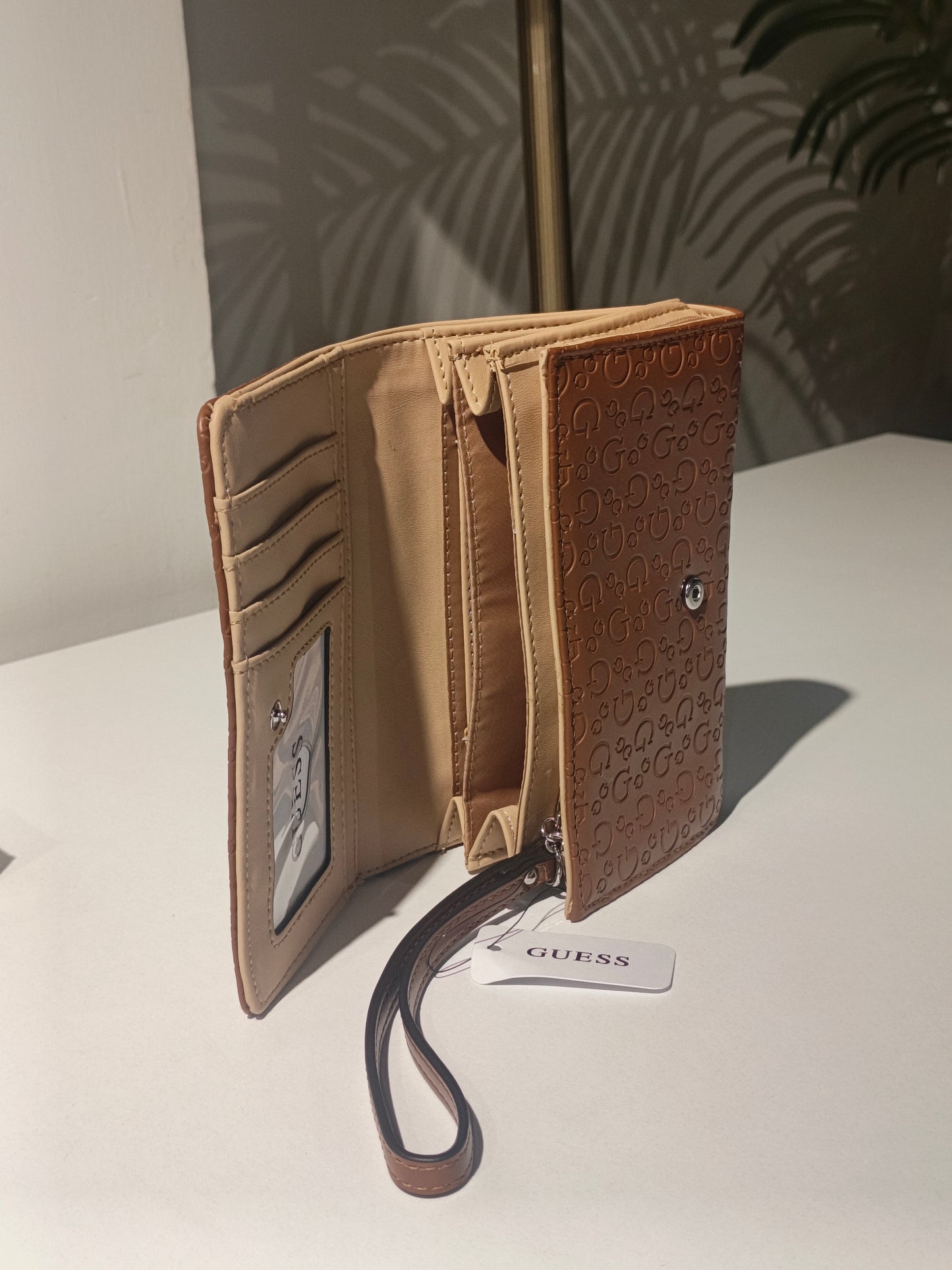 Guess wallet & hand bag