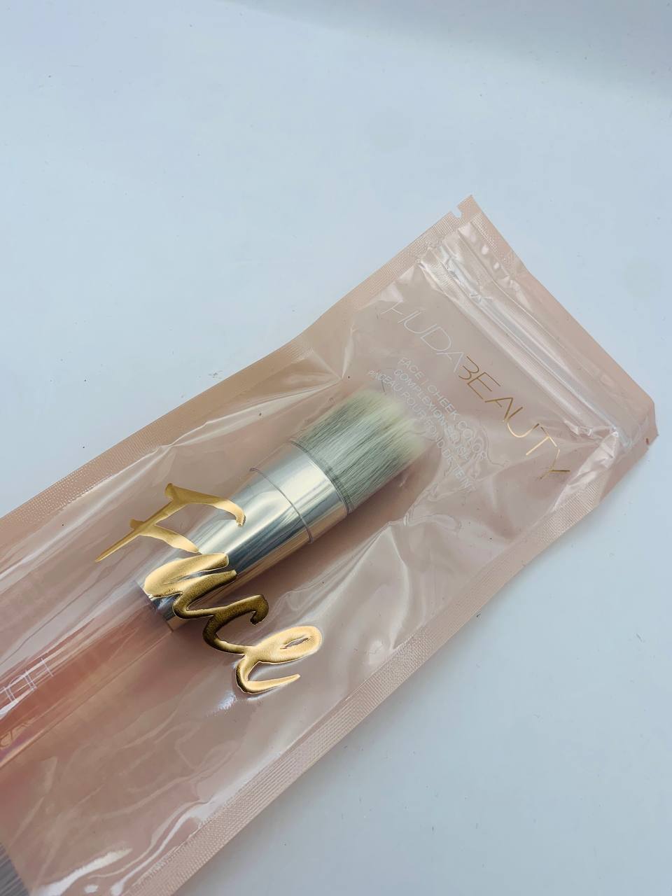 Huda beauty brush