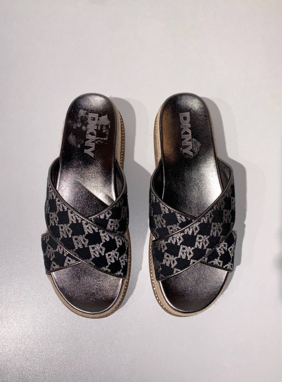 Dkny sandal size 9