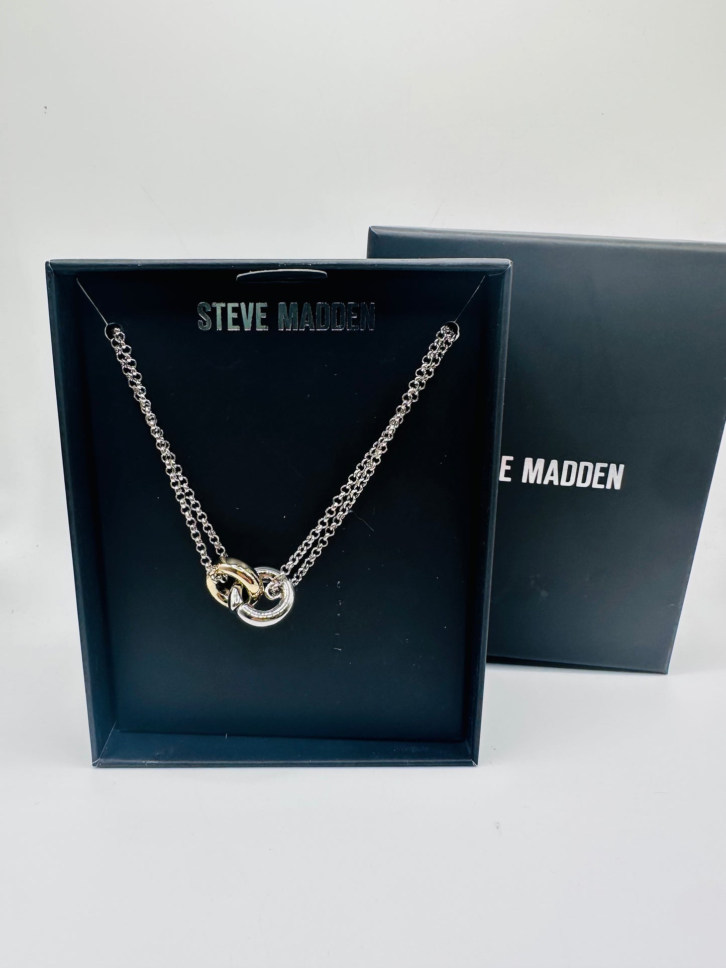 Steve Madden necklace with interlocking