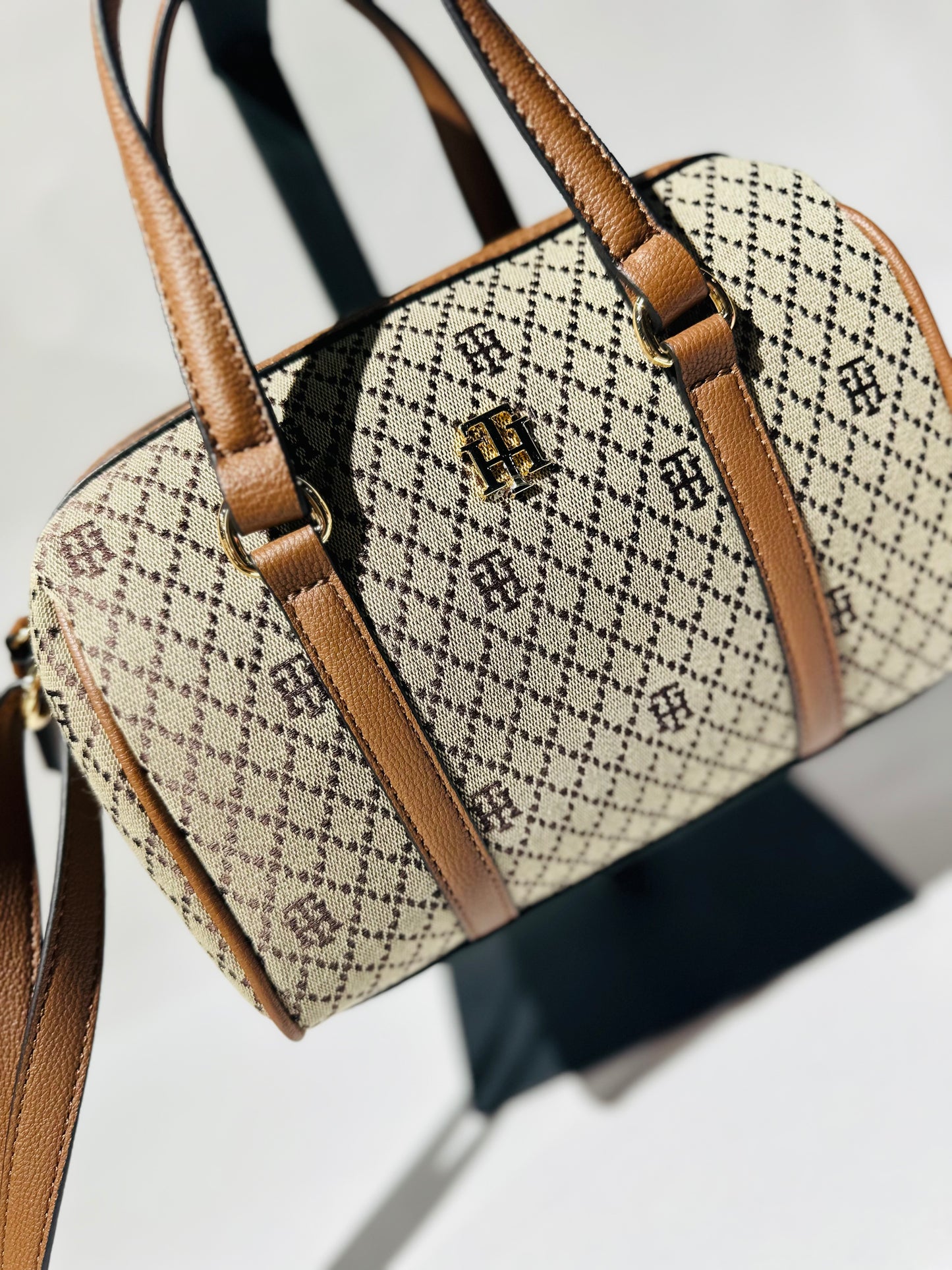 Tommy Hilfiger bag