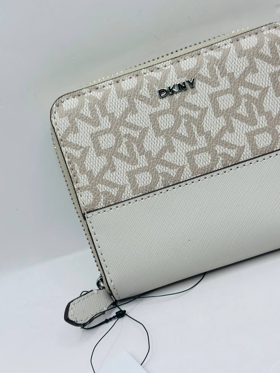 Dkny wallet