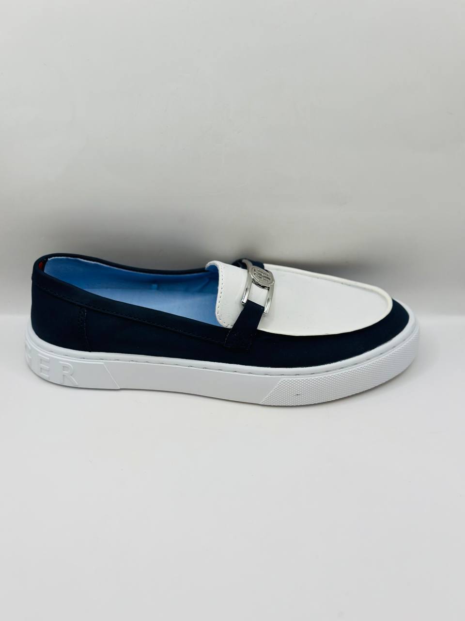 Tommy Hilfiger sneakers size 38.5