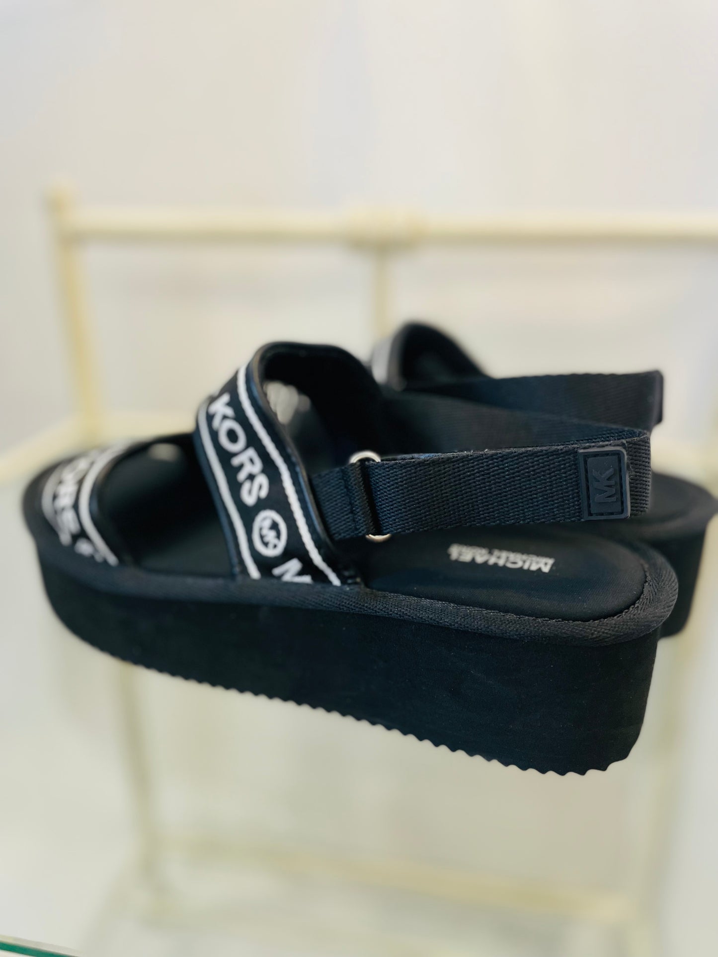Michael kors sandal size 39