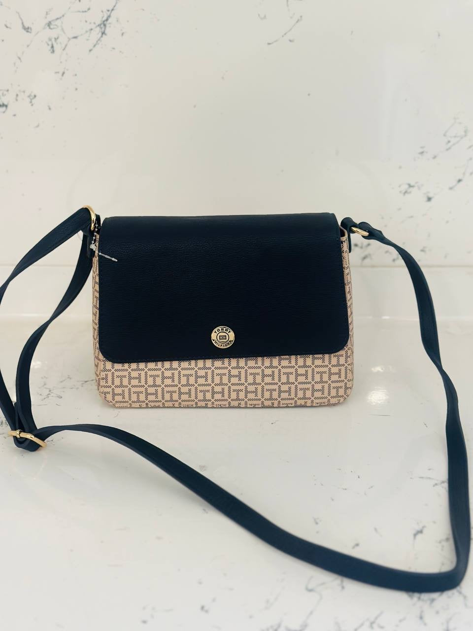 Tommy Hilfiger bag