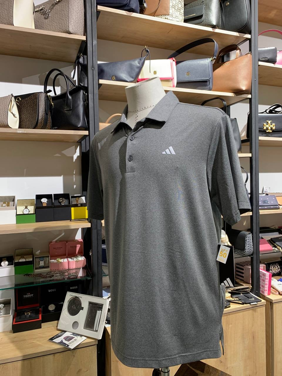 Adidas t-shirt size Medium