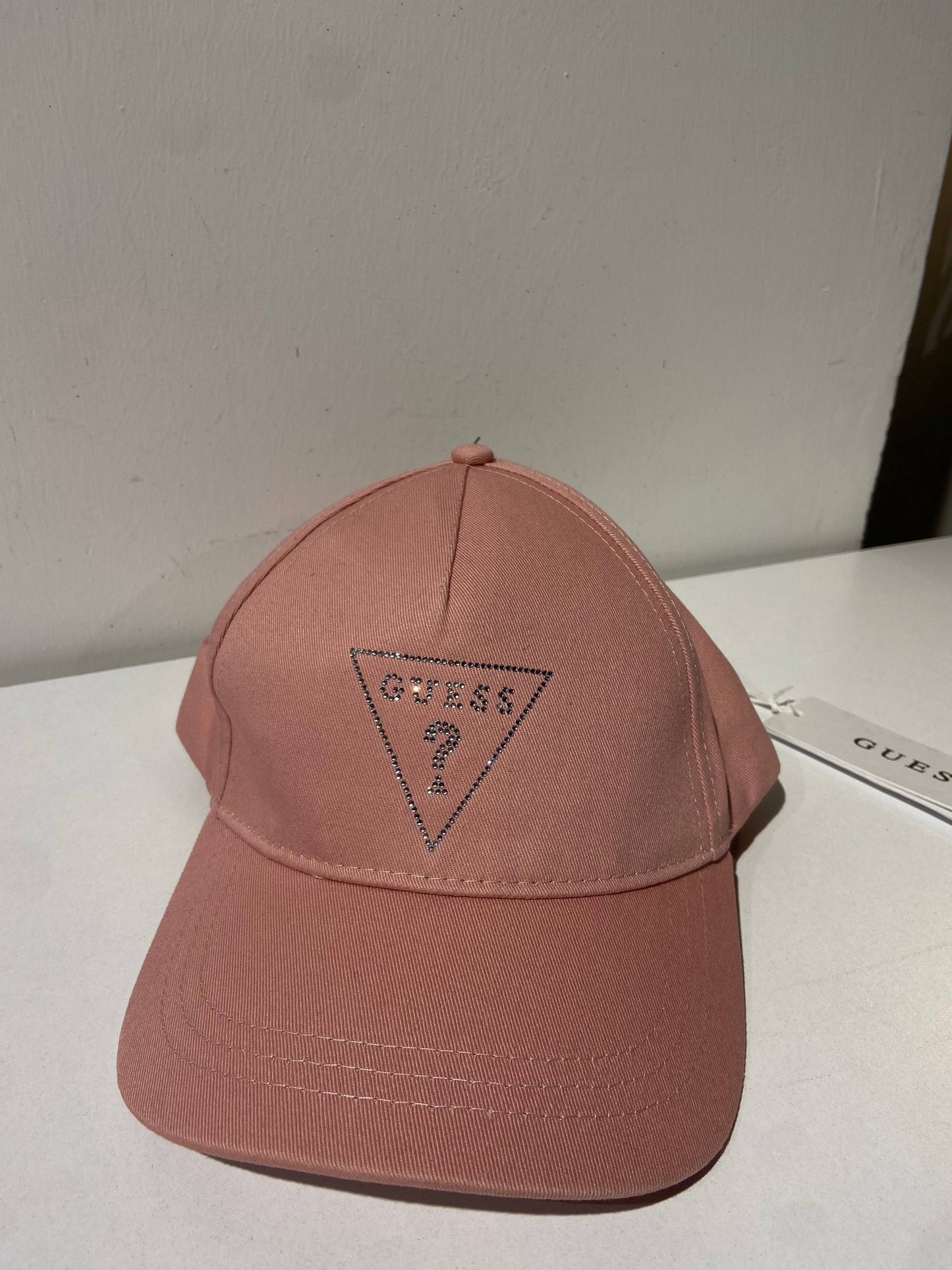 Guess cap