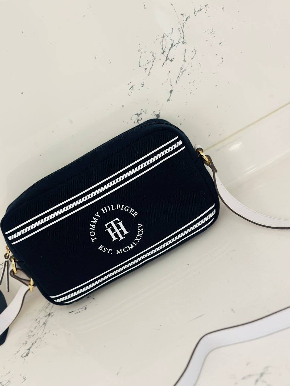 tommy hilfiger cross bag