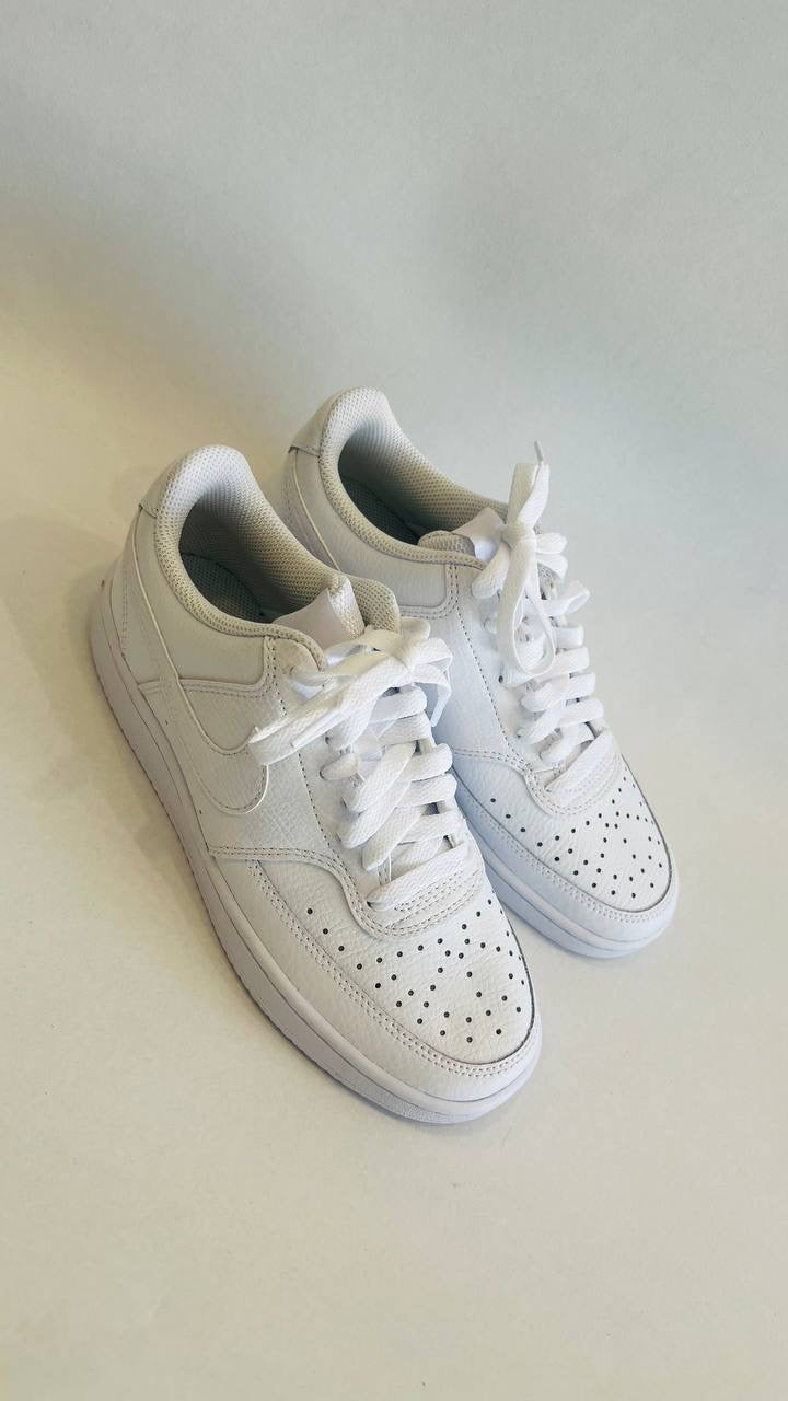 nike sneakers size 37.5