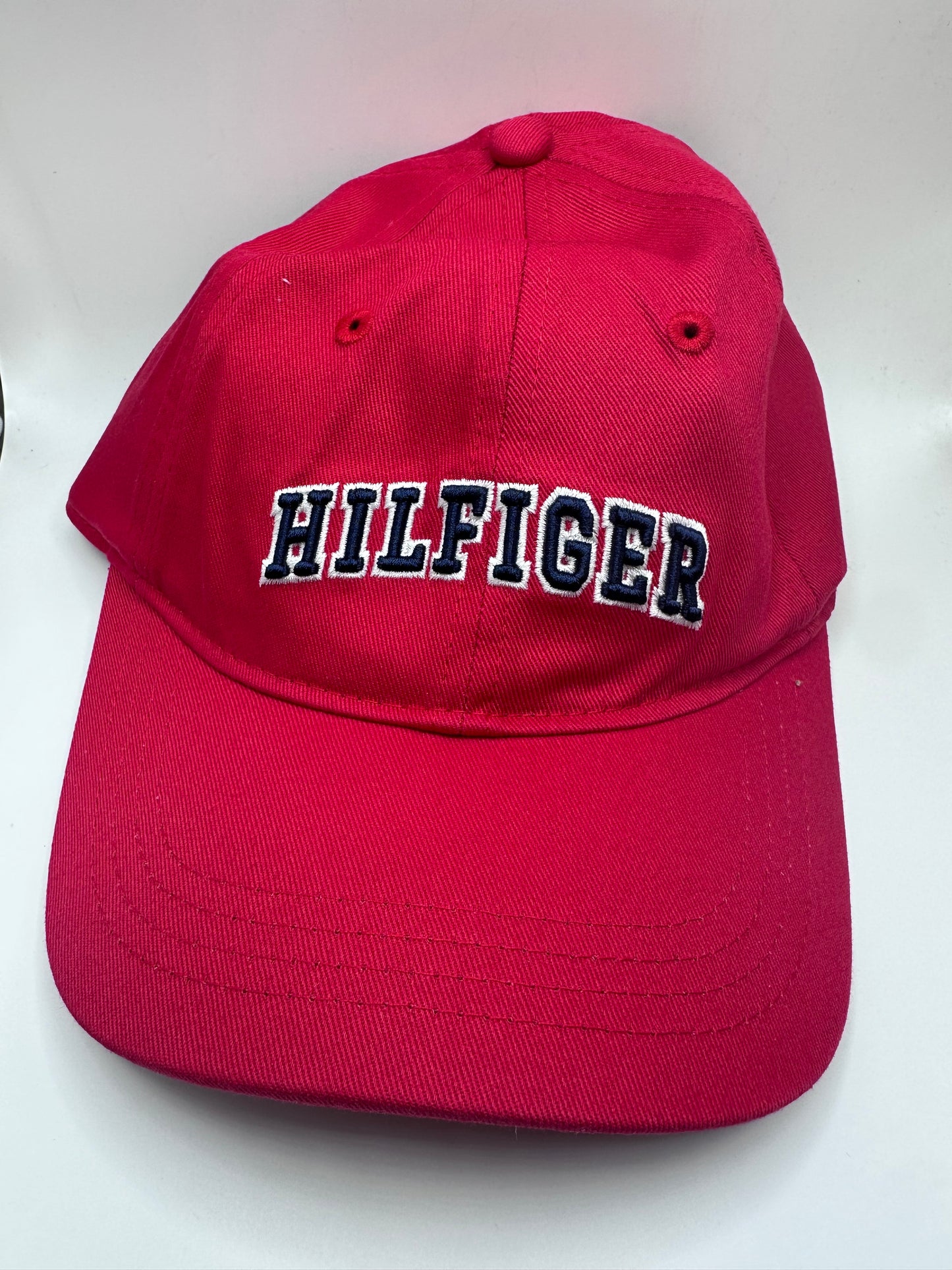 Tommy Hilfiger hat